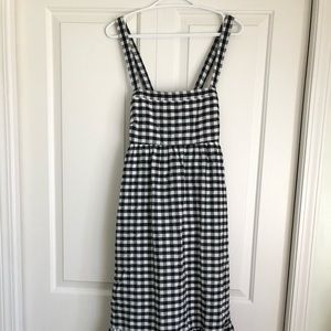 Mid-length black and white dress